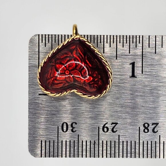 Avon Red Puffy Floral Heart With Gold-Tone Rope Trim Clip-on Earrings - Picture 8 of 9